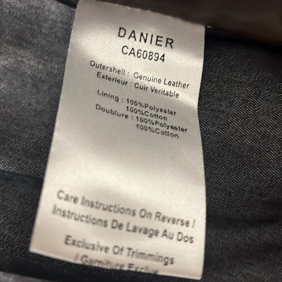 Danier size L leather jacket - Picture 12 of 13